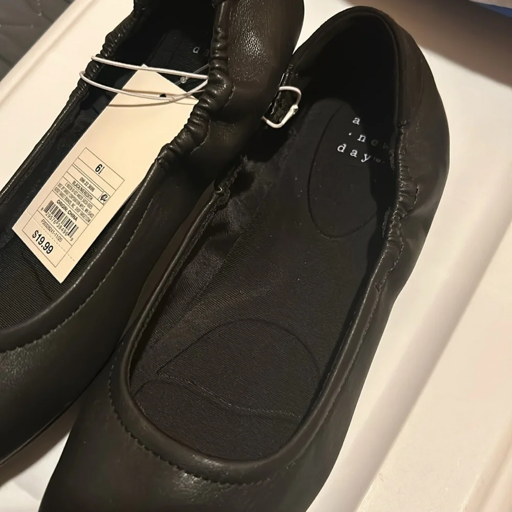 Black ballet flats with padding - Picture 2 of 4